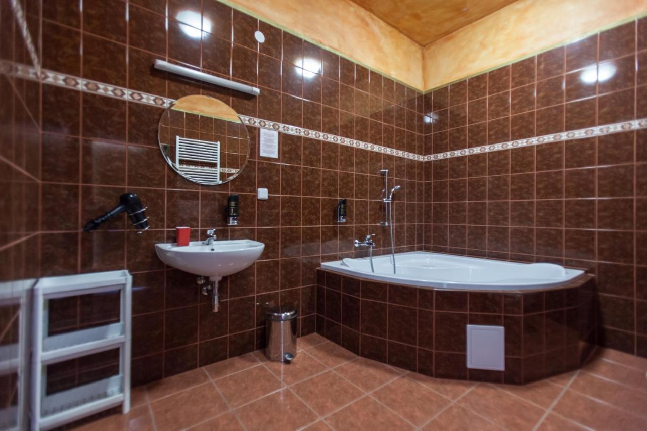 - Kurdějov