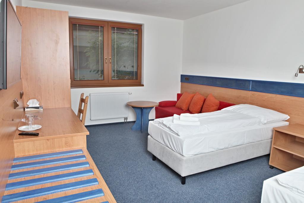 - Hotel 3*